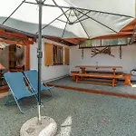 Cozy In With House A Panoramic View *