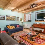 Cozy In With House A Panoramic View