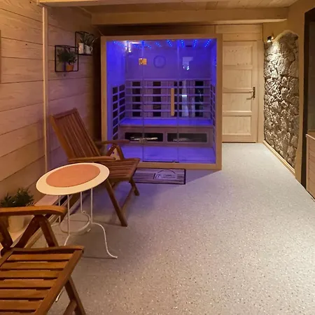 Holiday home Stunning In With Jacuzzi