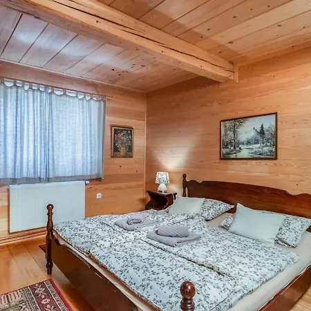 Stunning In With Jacuzzi Holiday home