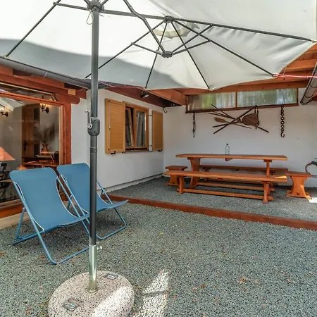 Cozy In With House A Panoramic View *